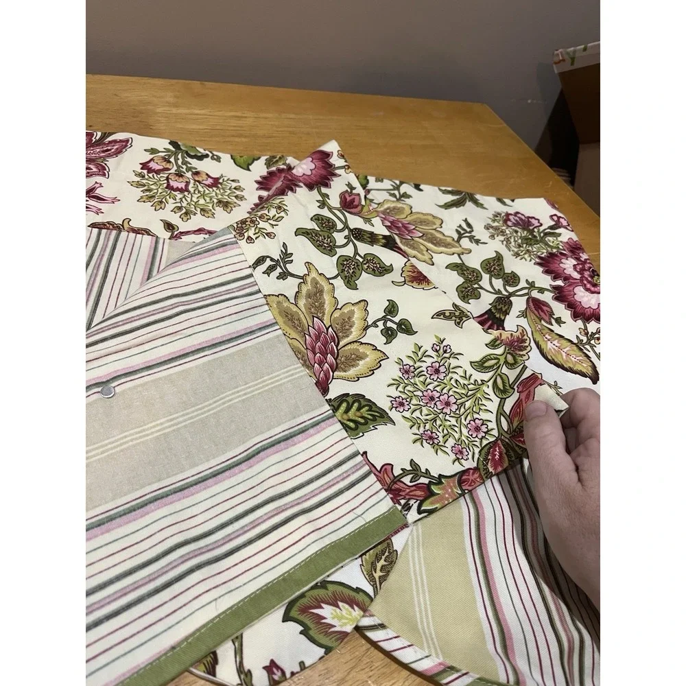 Waverly‎ Valance Peek-A-Boo Navarra Raspberry Floral Striped 3